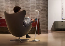 Lade das Bild in den Galerie-Viewer, Akku-Stehleuchte LED Roxxane Leggera 101 CL mit Magnetic Dock - schwarz matt