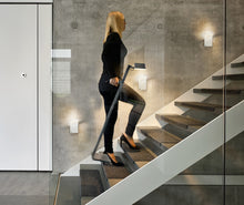 Lade das Bild in den Galerie-Viewer, Akku-Stehleuchte LED Roxxane Leggera 101 CL mit Magnetic Dock - dark bronze